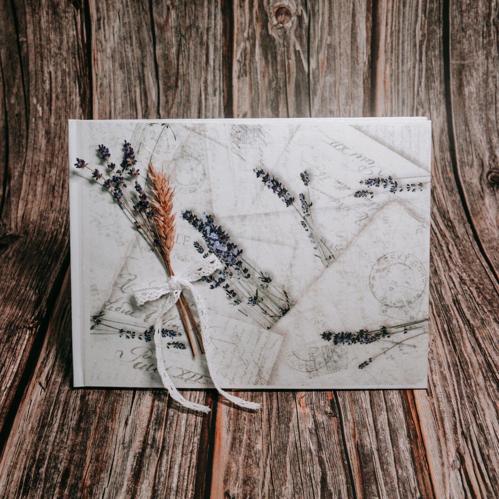 Βιβλίο Ευχών Γάμου με Λεβάντα 1 Βιβλίο ευχών με στάχυ και λεβάντα