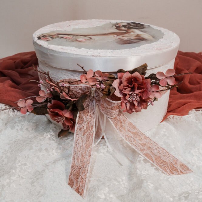 Νυφικά κουτιά - καπελιέρες