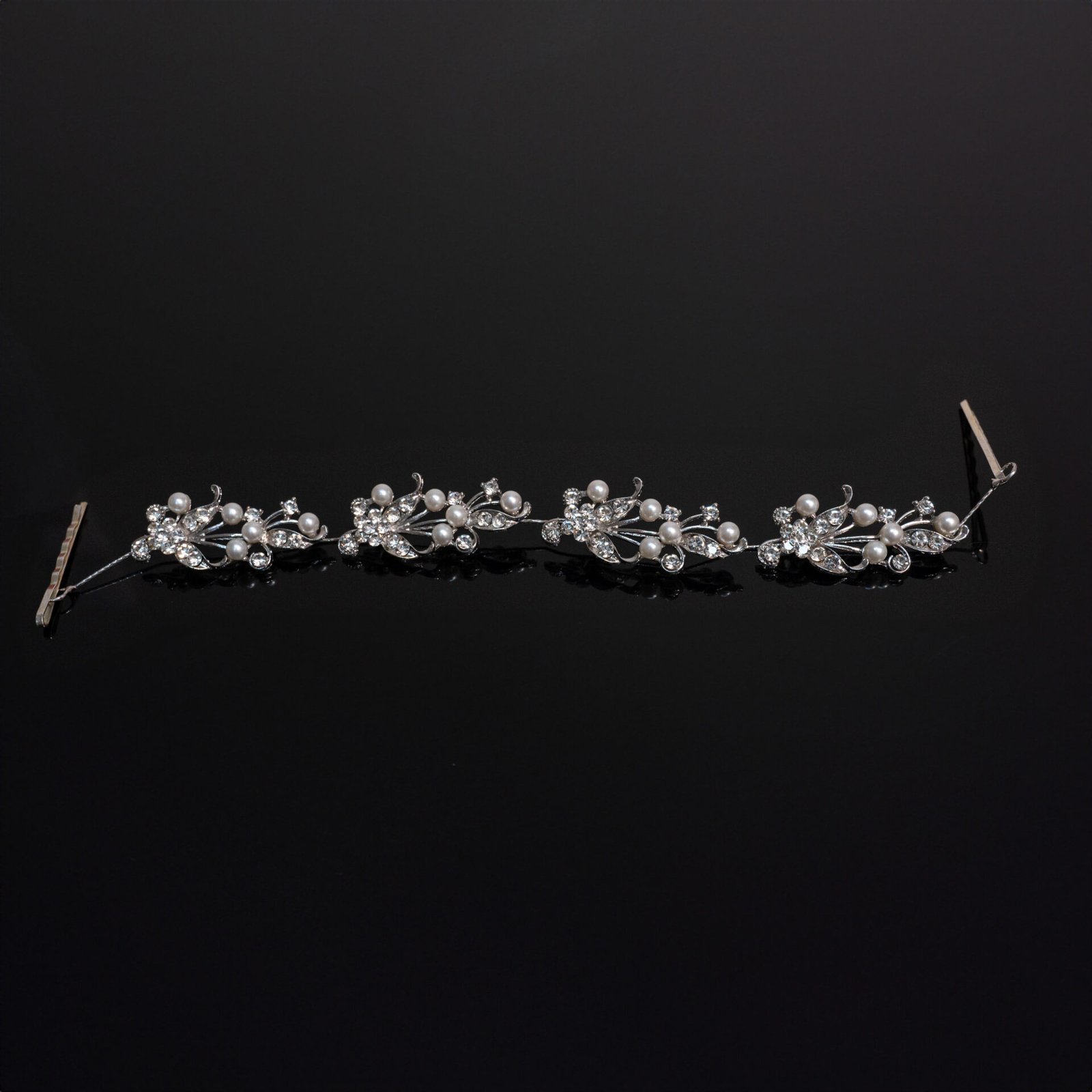 Νυφικό Αξεσουάρ Μαλλιών με Πέρλες & Κρυστάλλους 1 Νυφική επάργυρη κουάφ με κρυστάλλινα λουλουδάκια και πέρλες