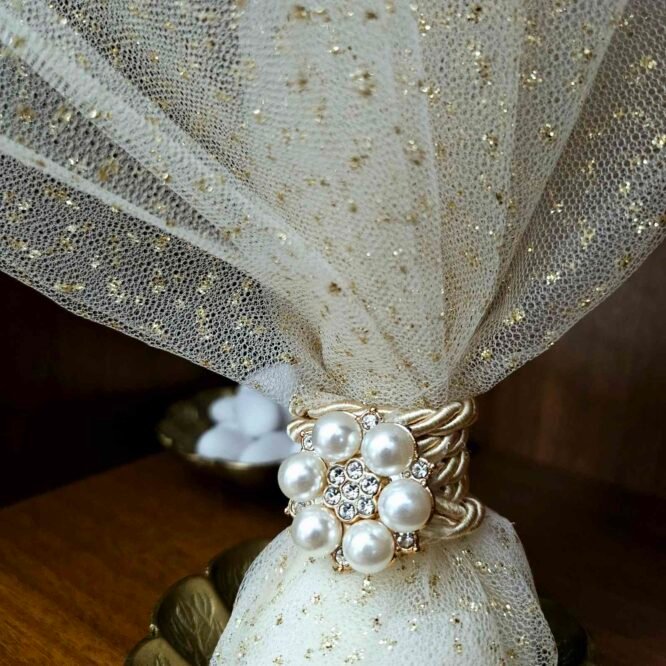 Μπομπονιέρα Γάμου με Χρυσό Πουά Τούλι & Μαργαριταρένιο Μοτίφ Λουλουδιού 3 μπομ 8