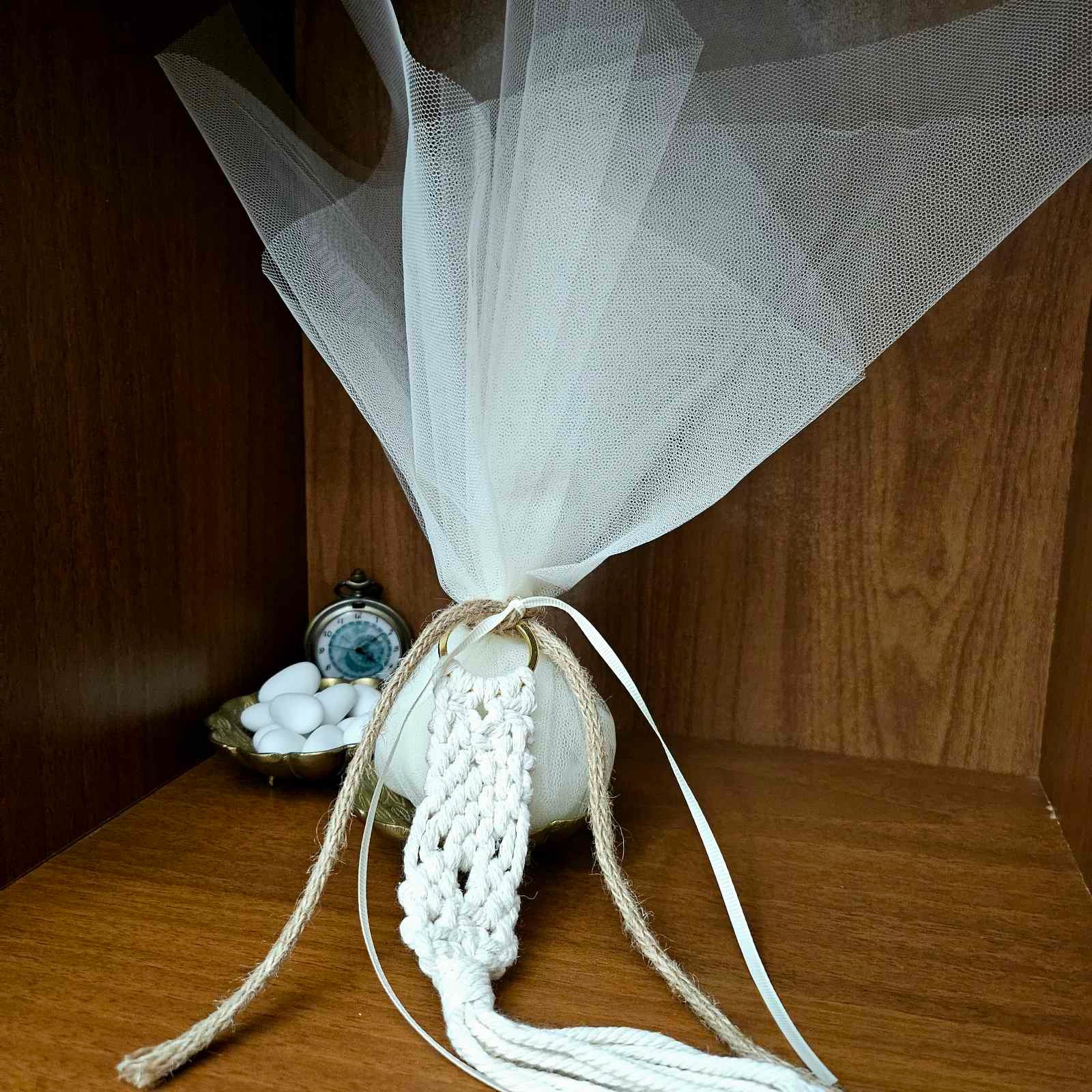 Μπομπονιέρα Γάμου Boho με Μακραμέ & Λευκό Τούλι 1 Μπομπονιέρα Γάμου Boho με Μακραμέ & Λευκό Τούλι