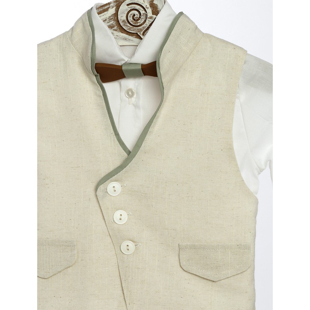 Little Gentleman – Κοστούμι Βάπτισης με Γιλέκο & Παντελόνι 2 Little Gentleman – Κοστούμι Βάπτισης με Γιλέκο & Παντελόνι - Image 2