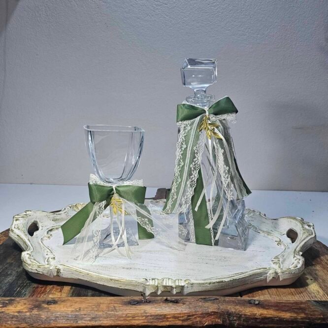 Σετ Γάμου με Καράφα & Ποτήρι στολισμένα με Πράσινη Κορδέλα και Δαντέλα