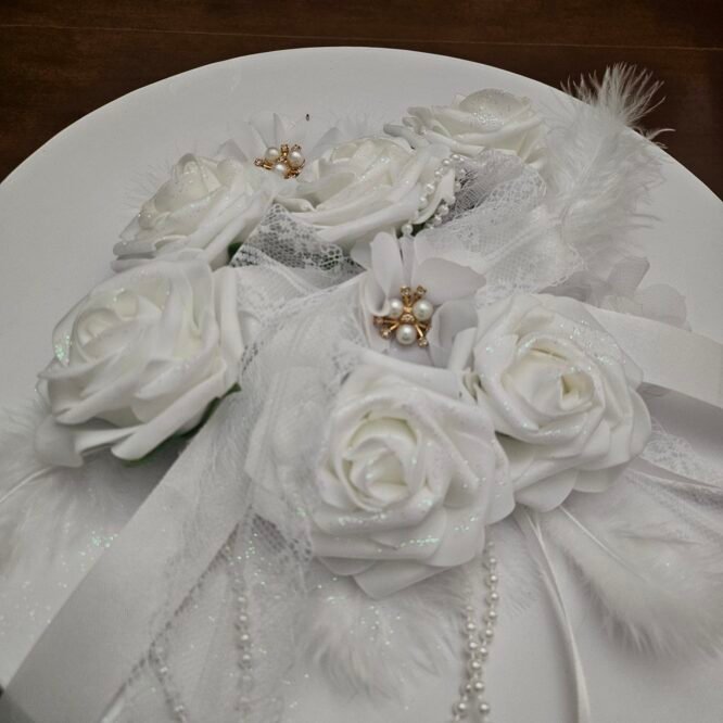 Νυφική Καπελιέρα με Λουλούδια & Δαντέλα – Πολυτελές Κουτί Γάμου 5 kap 2 1