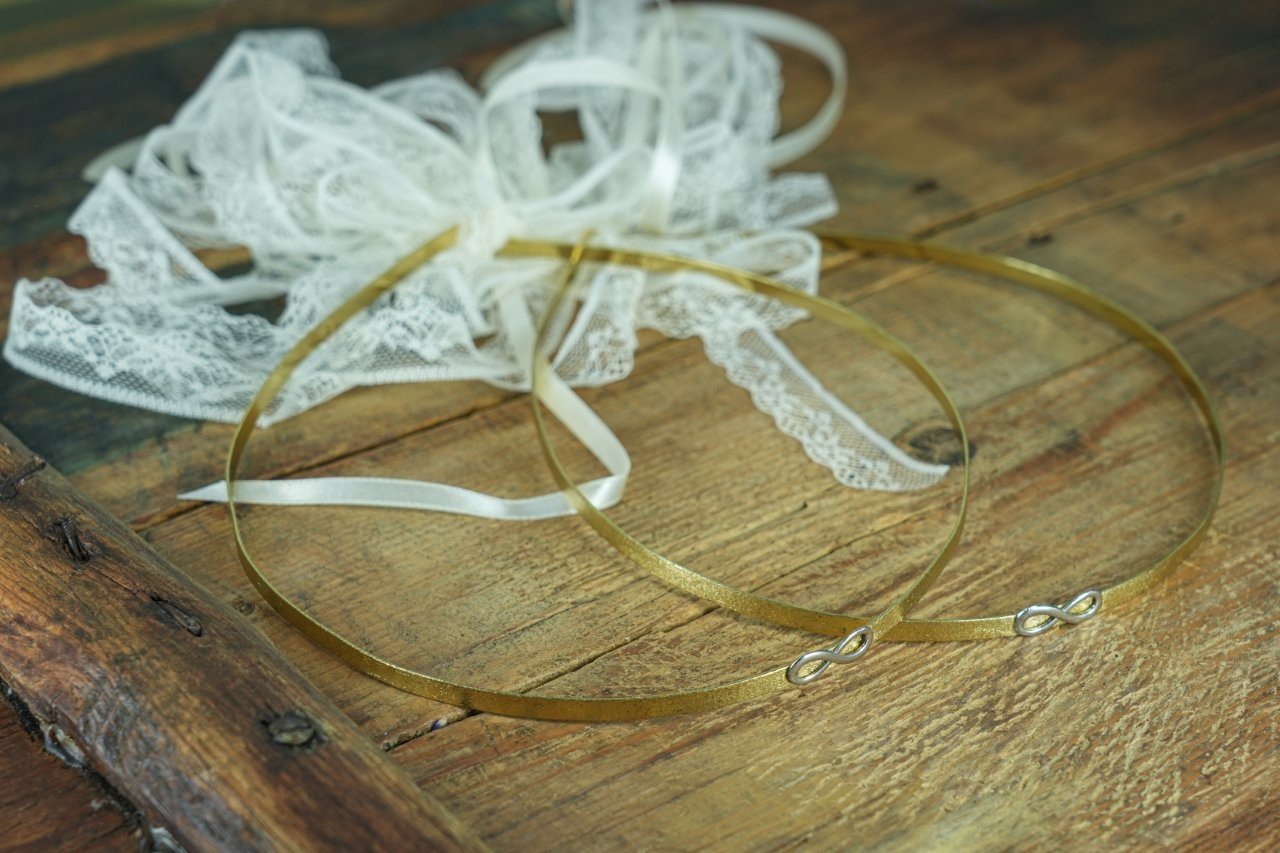 Minimal Χρυσά Στέφανα με Δαντελένια Φινέτσα 2 Minimal Χρυσά Στέφανα με Δαντελένια Φινέτσα - Image 2