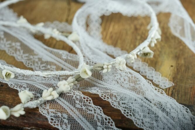 Χειροποίητα Πορσελάνινα Στέφανα Γάμου με Ιβουάρ Ανθάκια