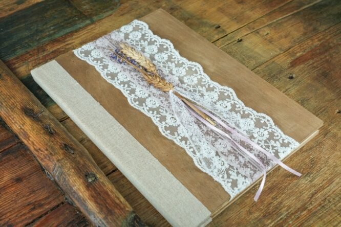 Rustic Βιβλίο Ευχών Γάμου με Δαντέλα & Λεβάντα