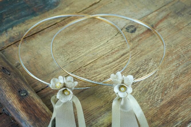 Στέφανα Γάμου Elegant Gold με Λουλούδια από Φυσικό Μετάξι