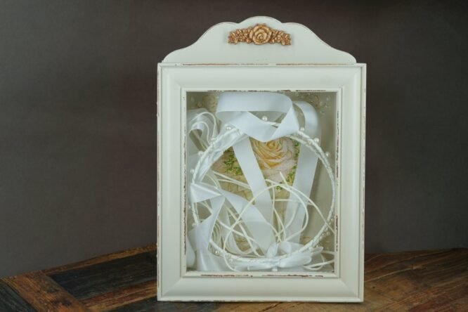 Στεφανοθήκη Γάμου Αντικέ με Ντεκουπάζ Τριαντάφυλλο και Βέρες