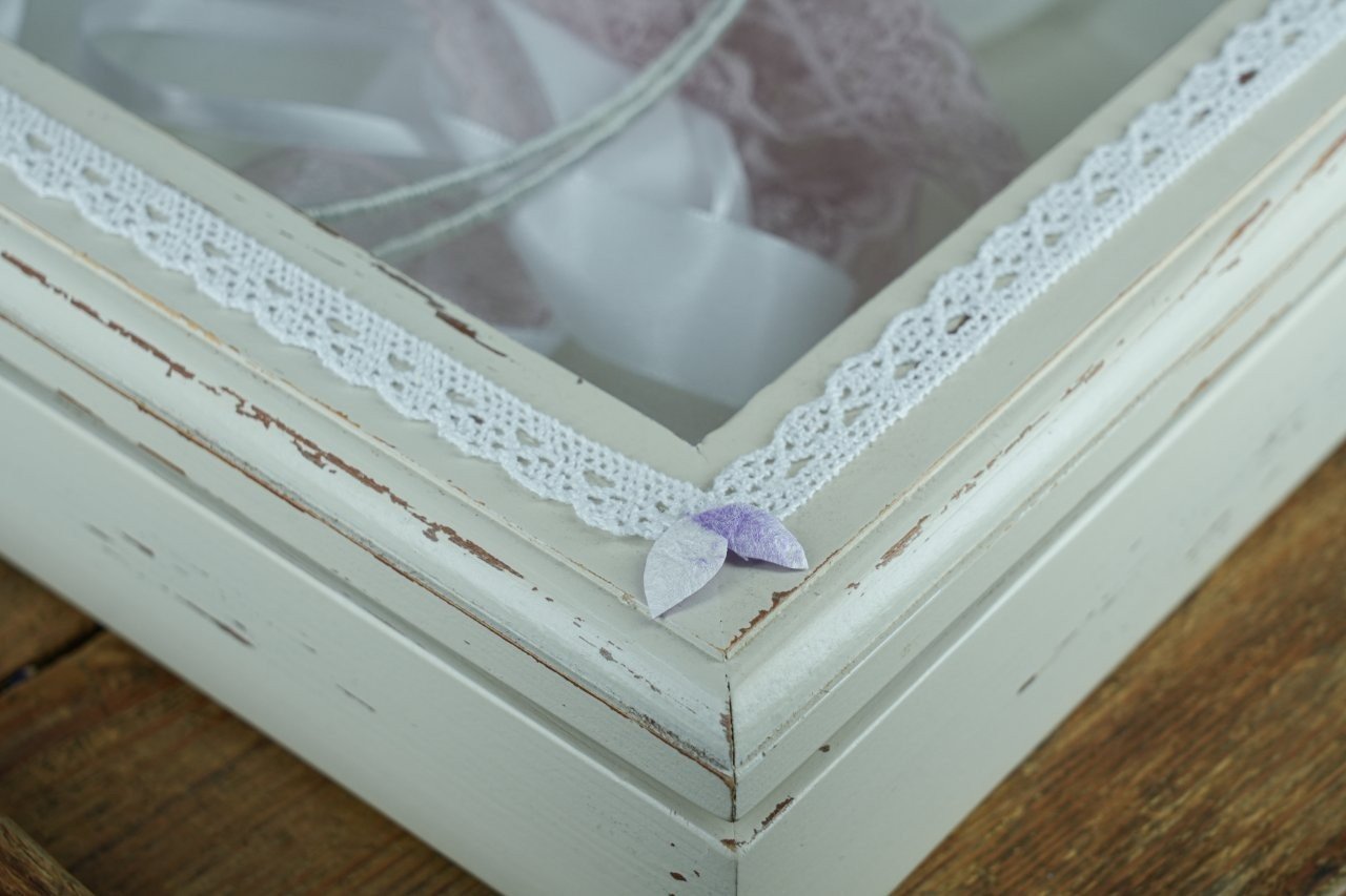 Στεφανοθήκη Γάμου με Δαντέλα & Λουλούδια από Κουκούλι Μεταξοσκώληκα 3 Στεφανοθήκη Γάμου με Δαντέλα & Λουλούδια από Κουκούλι Μεταξοσκώληκα - Image 3