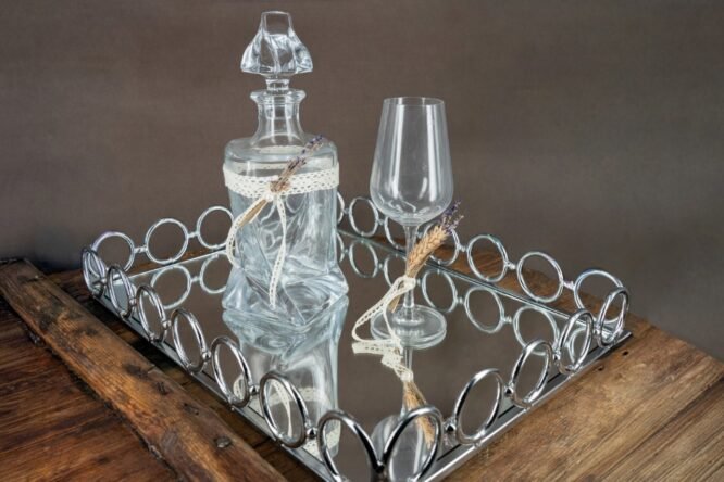 Απλότητα & Κομψότητα – Σετ Γάμου με Καράφα, Ποτήρι & Δίσκο Καθρέφτη