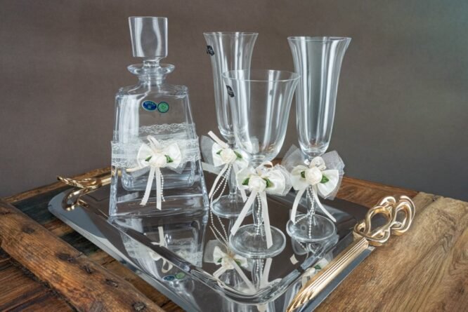 Σετ Γάμου Καράφα, Ποτήρια Σαμπάνιας & Δίσκος με Ρομαντική Διακόσμηση