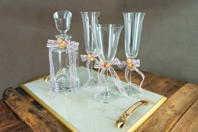 Ρομαντικό Σετ Γάμου με Δαντέλα και Τριαντάφυλλα