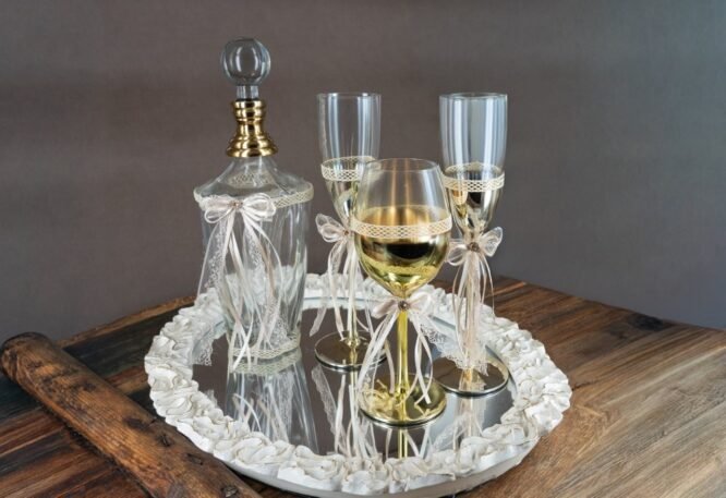 Σετ Γάμου με Καράφα, Ποτήρια & Δίσκο Διακοσμημένο με Τριαντάφυλλα