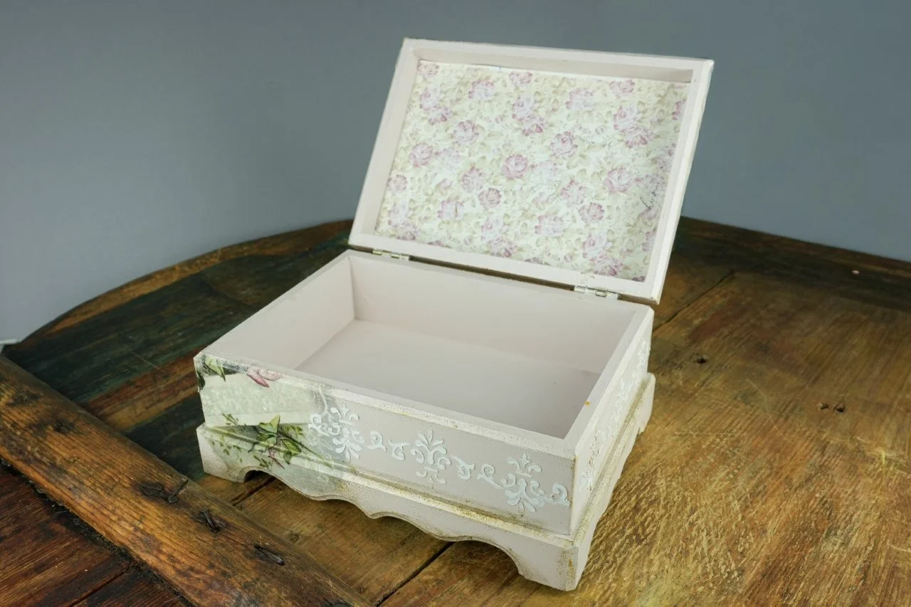 Vintage Rose Lady – Χειροποίητο Ξύλινο Κουτί Κοσμημάτων 3 Vintage Rose Lady – Χειροποίητο Ξύλινο Κουτί Κοσμημάτων - Image 3